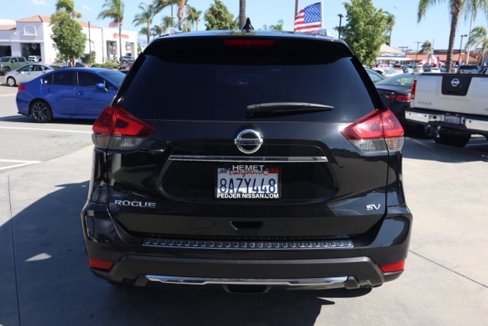 Used 2018 Nissan Rogue SV image 5