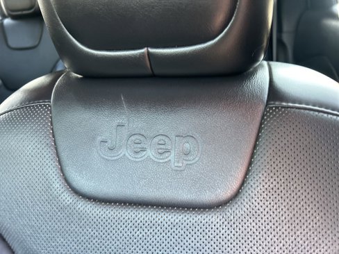 Used 2019 Jeep Cherokee Limited image 20