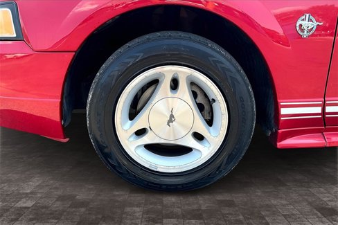 Used 1999 Ford Mustang Convertible image 34