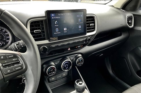 Used 2022 Hyundai Venue SEL image 23