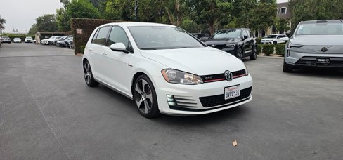 Used 2015 Volkswagen Golf 4-Door image 3