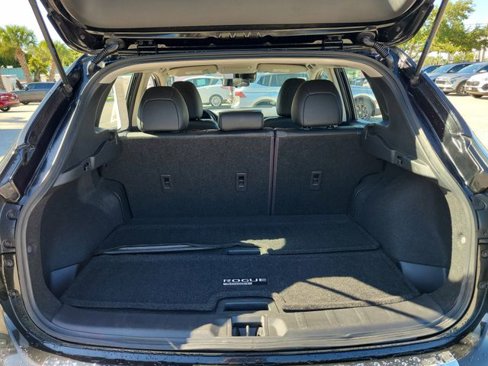 Used 2022 Nissan Rogue Sport SV w/ Technology Package image 11