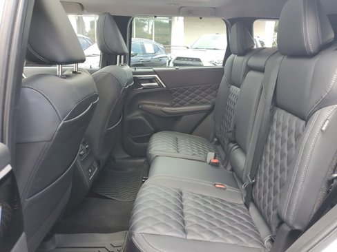 Used 2023 Mitsubishi Outlander SEL image 56