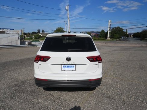 Used 2022 Volkswagen Tiguan SE image 4