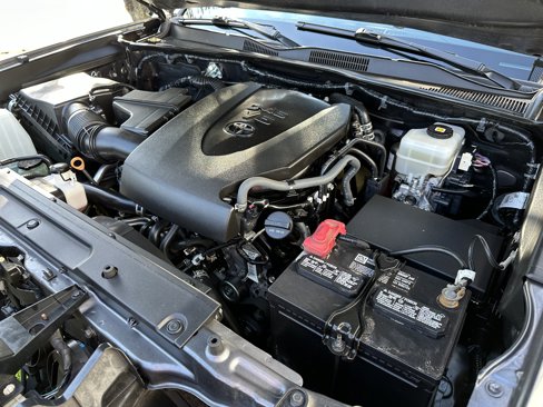 Used 2021 Toyota Tacoma TRD Off-Road w/ Technology Package image 15
