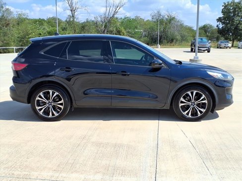 Used 2021 Ford Escape SE w/ SE Sport Appearance Package image 10