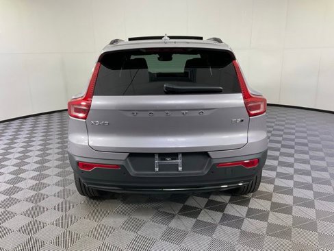 New 2026 Volvo XC40 B5 Plus w/ Protection Package Premier image 10