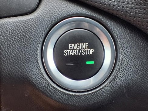 Used 2018 Chevrolet Equinox Premier image 16