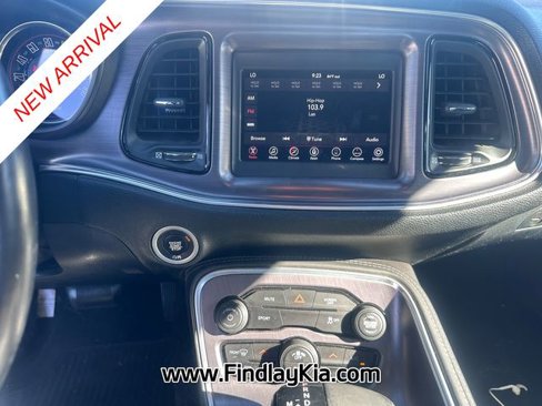 Used 2018 Dodge Challenger SXT image 6