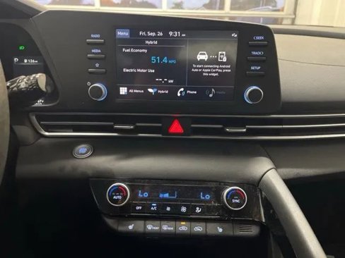 Used 2023 Hyundai Elantra Blue image 18