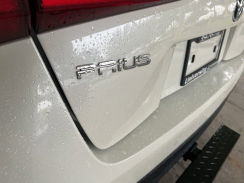 Used 2019 Toyota Prius L Eco image 16