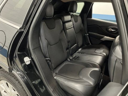 Used 2018 Jeep Cherokee Latitude Plus image 29