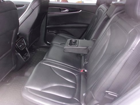 Used 2021 Lincoln Nautilus AWD image 13