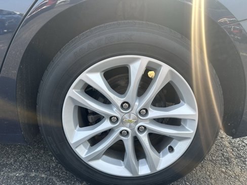 Used 2018 Chevrolet Malibu LT image 10