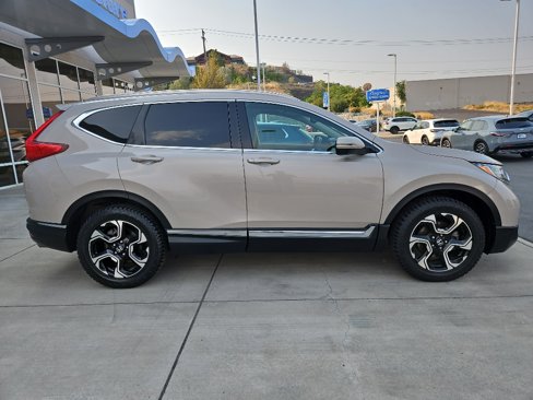 Used 2018 Honda CR-V Touring image 4