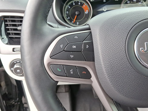 Used 2019 Jeep Cherokee Limited image 22
