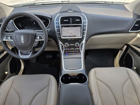Used 2019 Lincoln Nautilus Reserve image 11