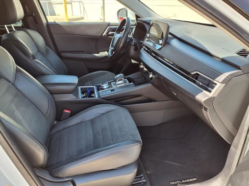 Used 2022 Mitsubishi Outlander SE image 9