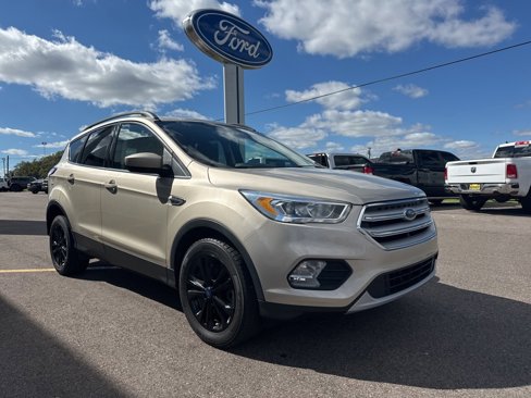 Used 2018 Ford Escape SEL image 3