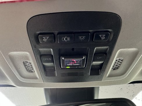 Used 2020 Toyota Camry SE image 31