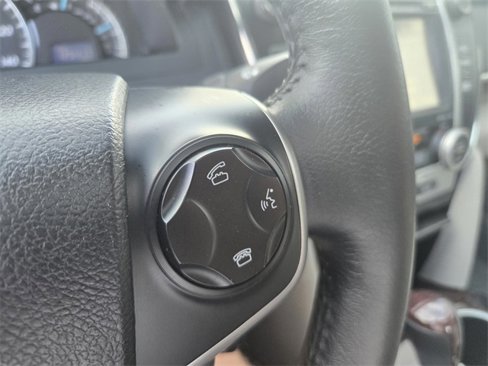 Used 2014 Toyota Camry XLE image 25