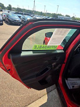 Used 2012 Ford Focus SE w/ SE Sport Pkg image 12