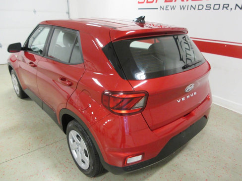 Used 2020 Hyundai Venue SE image 12