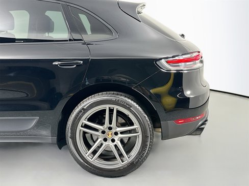 Certified 2020 Porsche Macan image 12