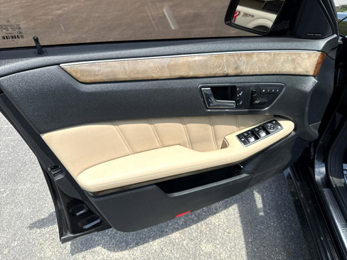Used 2010 Mercedes-Benz E 350 4MATIC Sedan image 10
