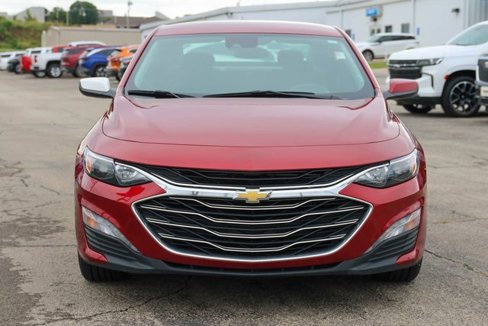 Used 2024 Chevrolet Malibu LT image 2