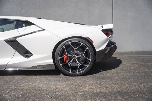 Used 2024 Lamborghini Revuelto image 24
