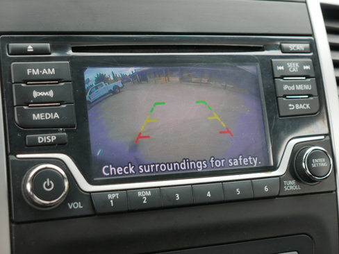 Used 2018 Nissan Frontier SV image 12
