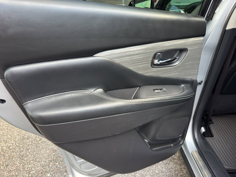 Used 2017 Nissan Murano Platinum image 17