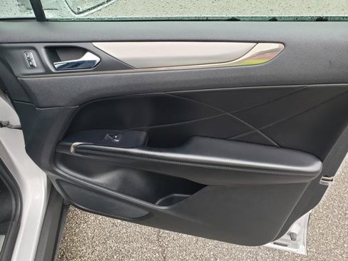 Used 2017 Lincoln MKC Premiere image 19