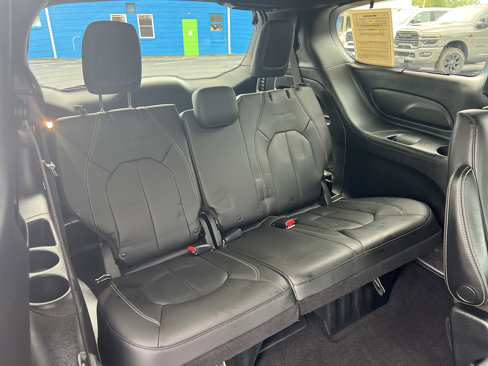 Certified 2020 Chrysler Pacifica Touring-L w/ Advanced Safetytec Group image 22