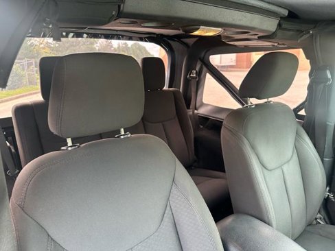 Used 2017 Jeep Wrangler Sport image 18