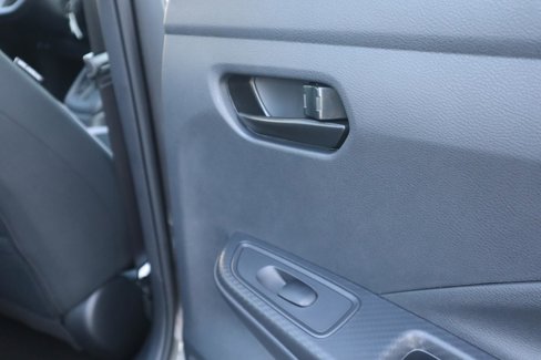 Used 2025 Nissan Versa S w/ Trunk Package image 32