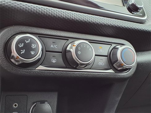 Used 2021 Nissan Kicks S image 29