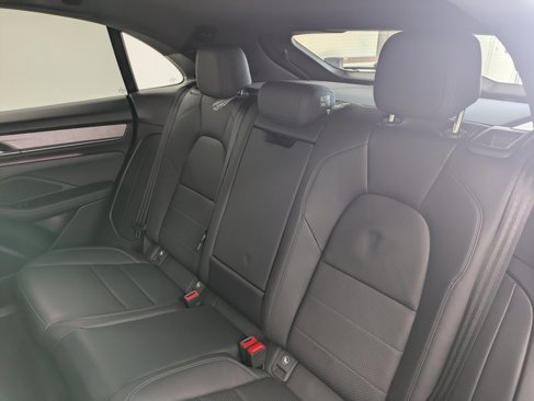 New 2024 Porsche Macan 4 Electric image 30