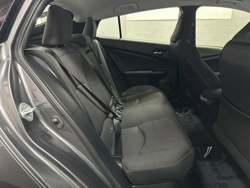 Used 2021 Toyota Prius LE image 31