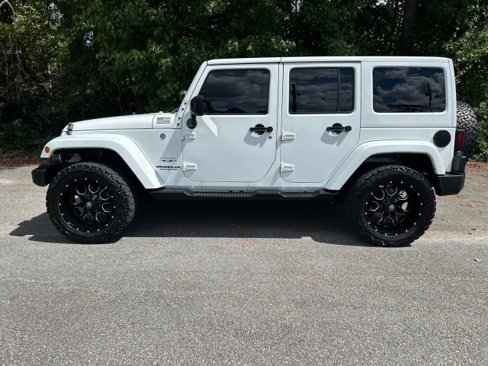 Used 2016 Jeep Wrangler Unlimited Sahara w/ Connectivity Group image 2