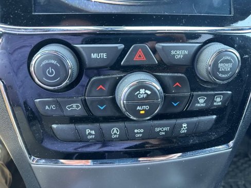 Used 2019 Jeep Grand Cherokee Limited w/ Luxury Group II image 30