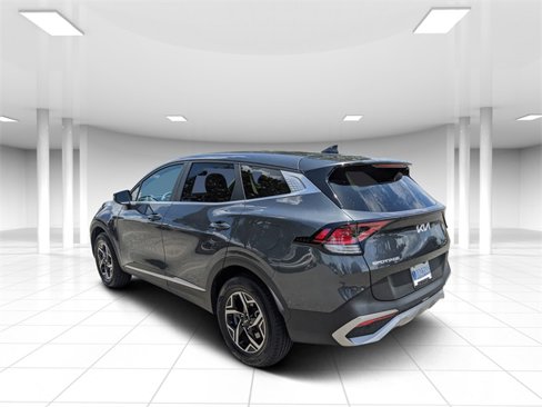Used 2023 Kia Sportage LX image 5