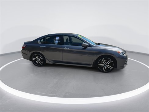 Used 2017 Honda Accord Sport image 9