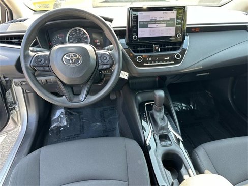 Used 2022 Toyota Corolla LE image 17