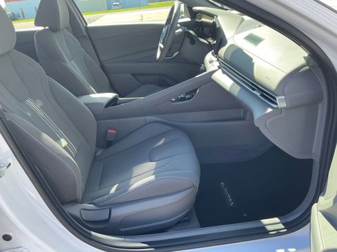 Used 2024 Hyundai Elantra SEL w/ Convenience Package image 21