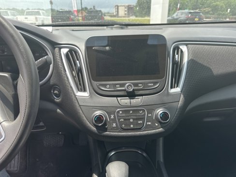 Used 2024 Chevrolet Malibu LT image 10