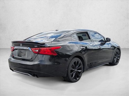 Used 2017 Nissan Maxima SR w/ Midnight Edition image 5