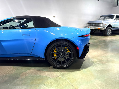 Used 2021 Aston Martin V8 Vantage Roadster image 6