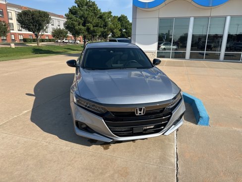 Used 2021 Honda Accord Sport image 2